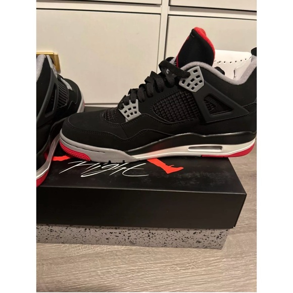 Jordan 4 Retro Bred 2019 SIZE 10.5 DS OG ALL - Picture 11 of 15